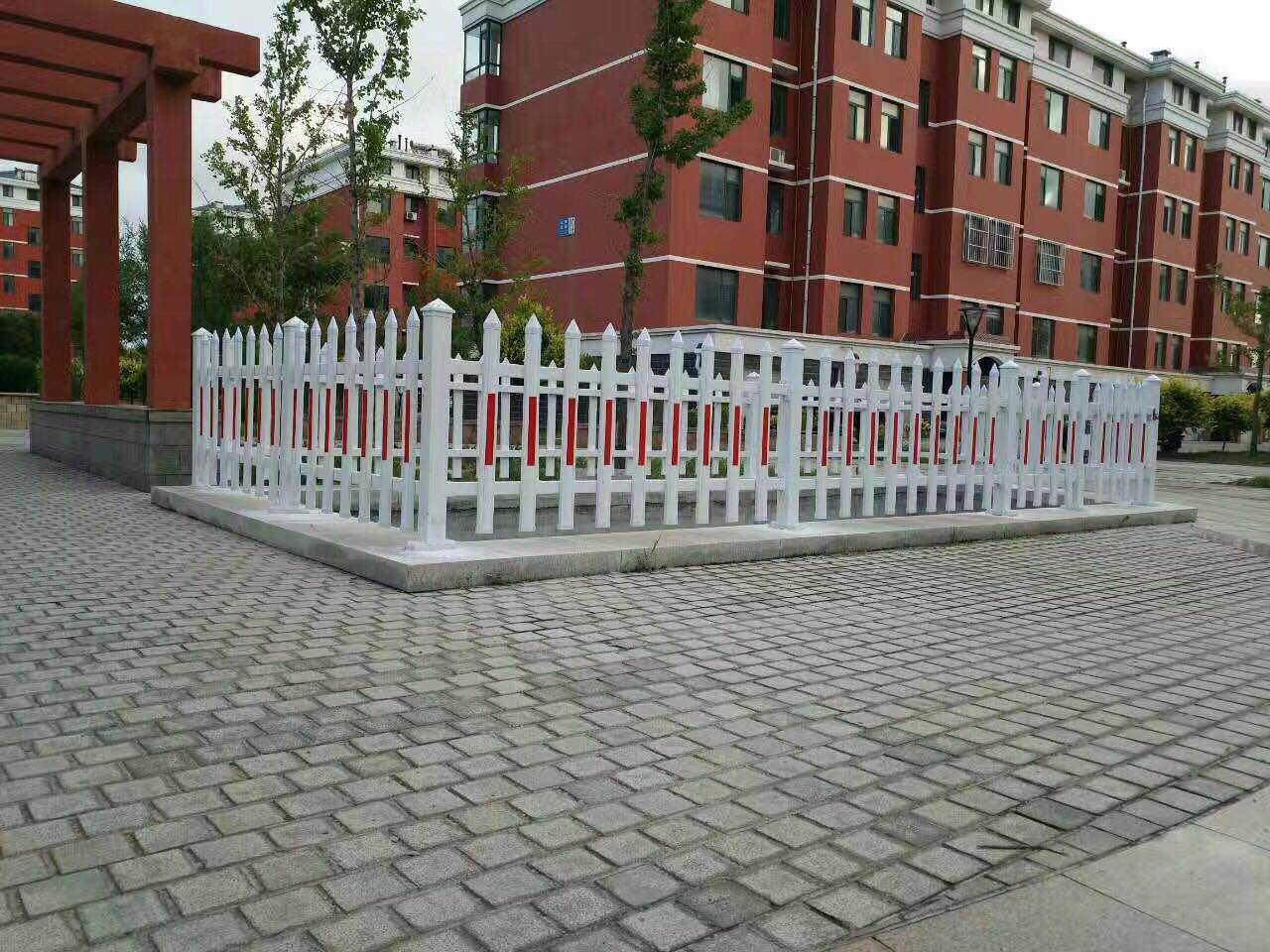 pvc護(hù)欄，鋅鋼護(hù)欄專(zhuān)業(yè)供應(yīng)商